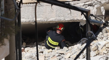 Κατάρρευση πολυκατοικίας στα Πετράλωνα