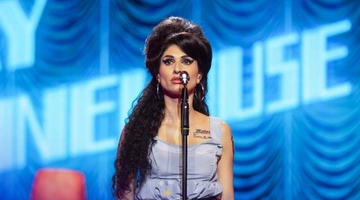 your face sounds familiar αφροδίτη Χατζημηνά amywinehouse
