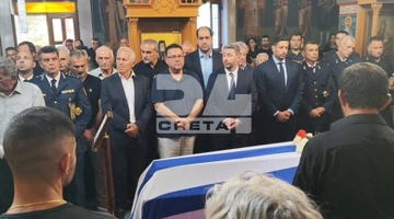 Η κηδεία του πυροσβέστη Μανώλη Στρατιδάκη