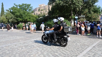 Αστυνομική επέμβαση μετά την επίθεση στην Ακρόπολη