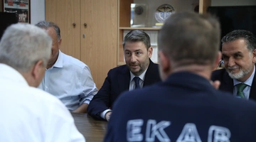 Νίκος Ανδρουλάκης στην Κεντρική Υπηρεσία του ΕΚΑΒ στην Αθήνα