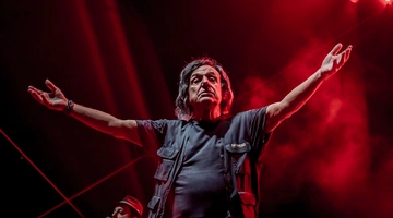Βασίλης Παπακωνσταντίνου