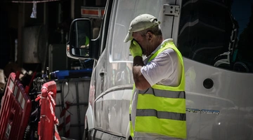Εργάτης στον καύσωνα
