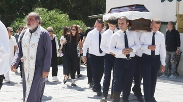 Κηδεία Τζένης Ζαχαροπούλου