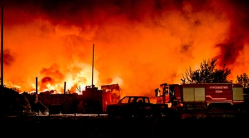 Φωτιά σε εγκαταστάσεις εταιρείας ανακύκλωσης στη Λάρισα