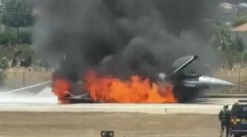 Φωτιά στο F-16 στη Ζάκυνθο