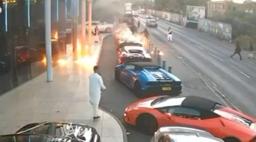 Η επίθεση με μολότοφ έξω από τη γαμήλια εκδήλωση