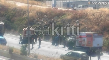 Φορτηγό τυλίχθηκε στις φλόγες στο Ηράκλειο