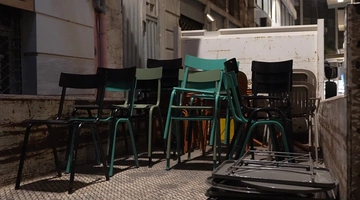 Κατάσχεση τραπεζοκαθισμάτων από τον Δήμο