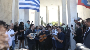 Κηδεία Νίκου Καλογερόπουλου