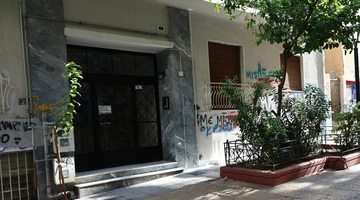 Η πολυκατοικία στην Κυψέλη όπου βρέθηκε το νεκρό βρέφος