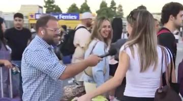 Ο ρεπόρτερ του ΣΚΑΙ στον Πειραιά