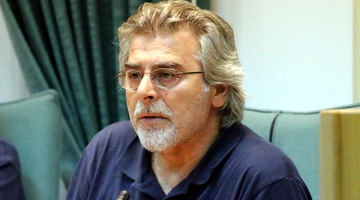 Αλέκος Καλύβης