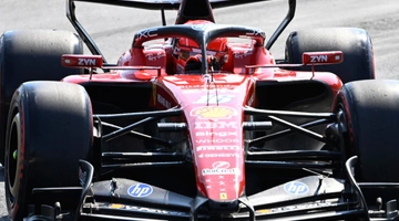 Ο Τσαρλς Λεκλέρκ στην πίστα της Formula 1 στη Μόντσα