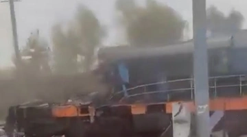 <blockquote class="twitter-tweet"><p lang="en" dir="ltr">Footage of the strike on a checkpoint on the Ukrainian-Polish border<br><br>Ukrainian Foreign Minister Andrii Sybiha called what happened “Putin’s terror” and said that the Russian threat is now literally knocking on the doors of the EU and NATO.<br><br>Sybiha called on partners to increase… <a href="https://t.co/bUvBAkUvcz">https://t.co/bUvBAkUvcz</a> <a href="https://t.co/AwhjhNJFFP">pic.twitter.com/AwhjhNJFFP</a></p>&mdash; NEXTA (@nexta_tv) <a hre