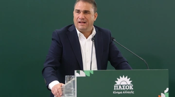 Ο Κώστας Τσουκαλάς